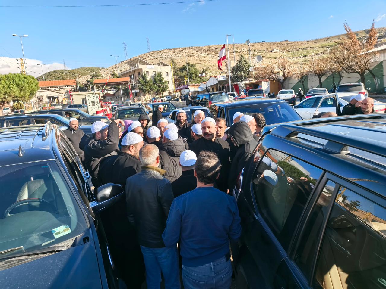 وصول المعتقلين إلى لبنان.