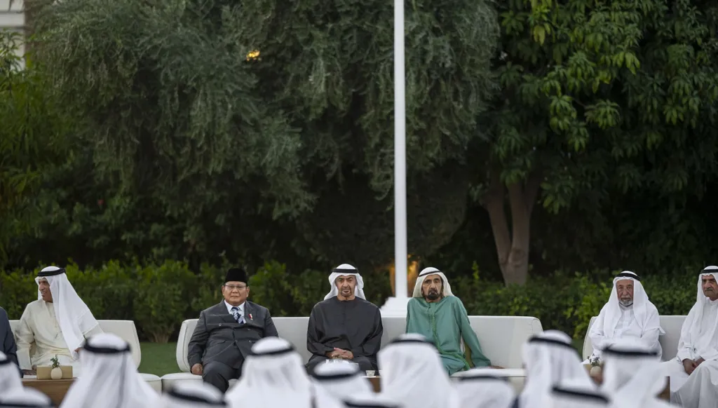 محمد بن زايد يستقبل حكام الإمارات وأولياء العهود بمناسبة شهر رمضان