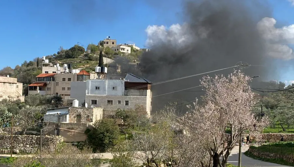 من اعتداءات المستوطنين في نابلس (إكس).