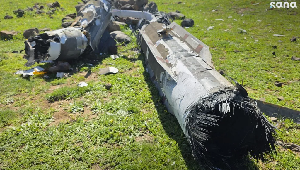 قتلى وجرحى جراء سقوط صاروخ إيراني على مبنى في المنطقة الصناعية بمدينة السويداء