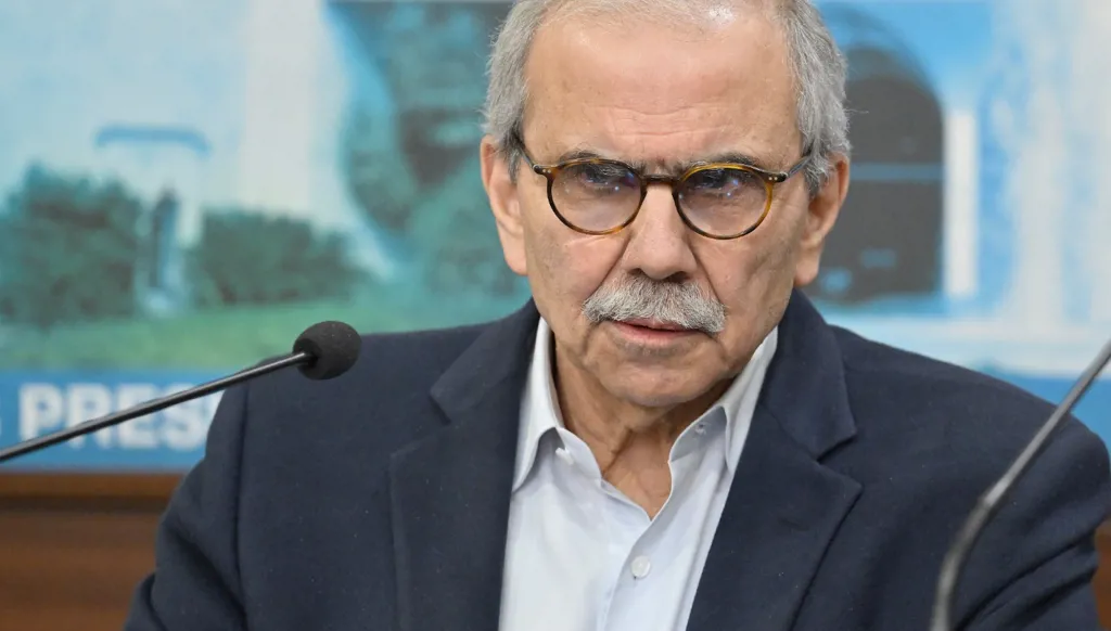 سلام: لن نوفر أي جهد لوقف الحرب المدمرة