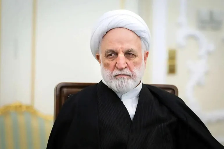 الشيخ غلام حسين محسني إجئي.