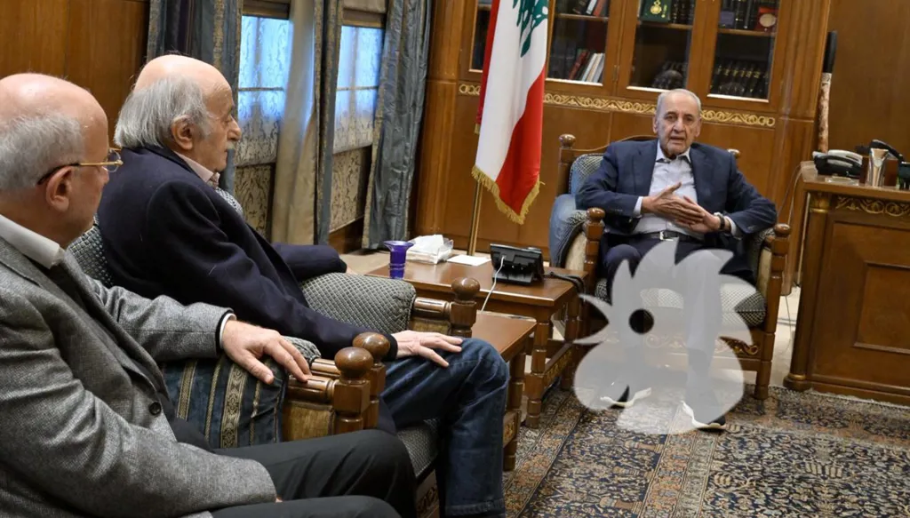 جنبلاط بعد لقائه بري: المحنة كبيرة لكن شعب لبنان أكبر وبالتضامن والتكافل نجتازها