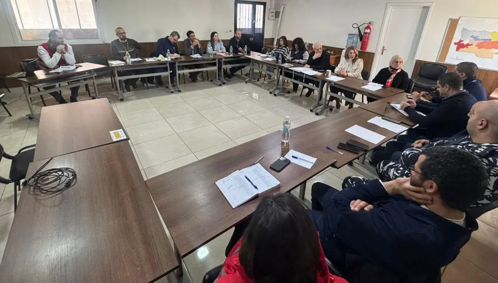 وصول أكثر من 8 آلاف نازح إلى عكار وفتح مدارس رسمية كمراكز إيواء