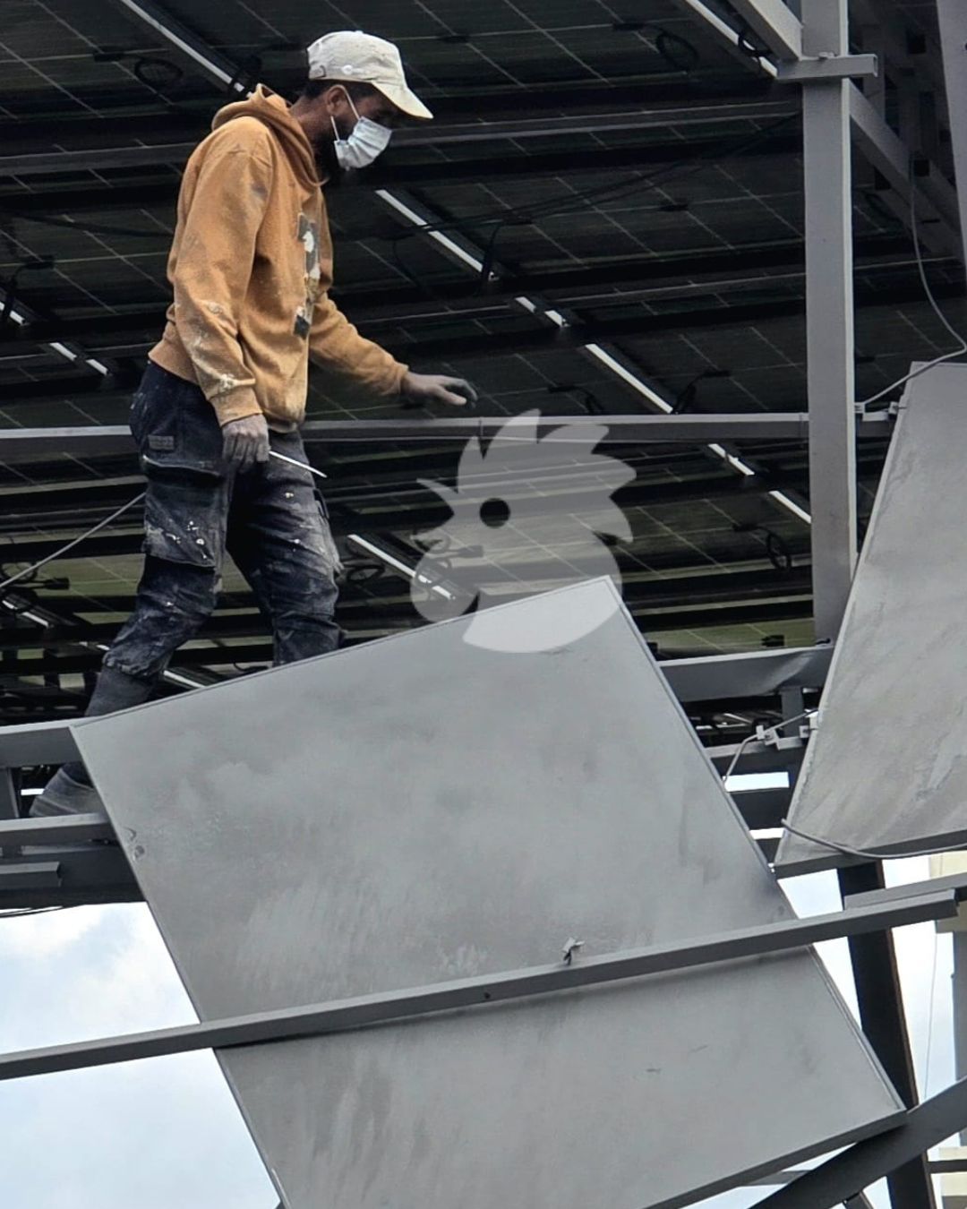 إزالة الركام. (أحمد منتش)