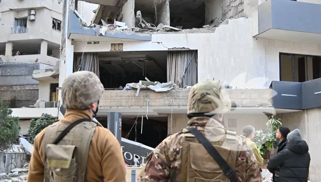 Une frappe israélienne endommage un hôtel à Baabda alors que les cibles s'élargissent