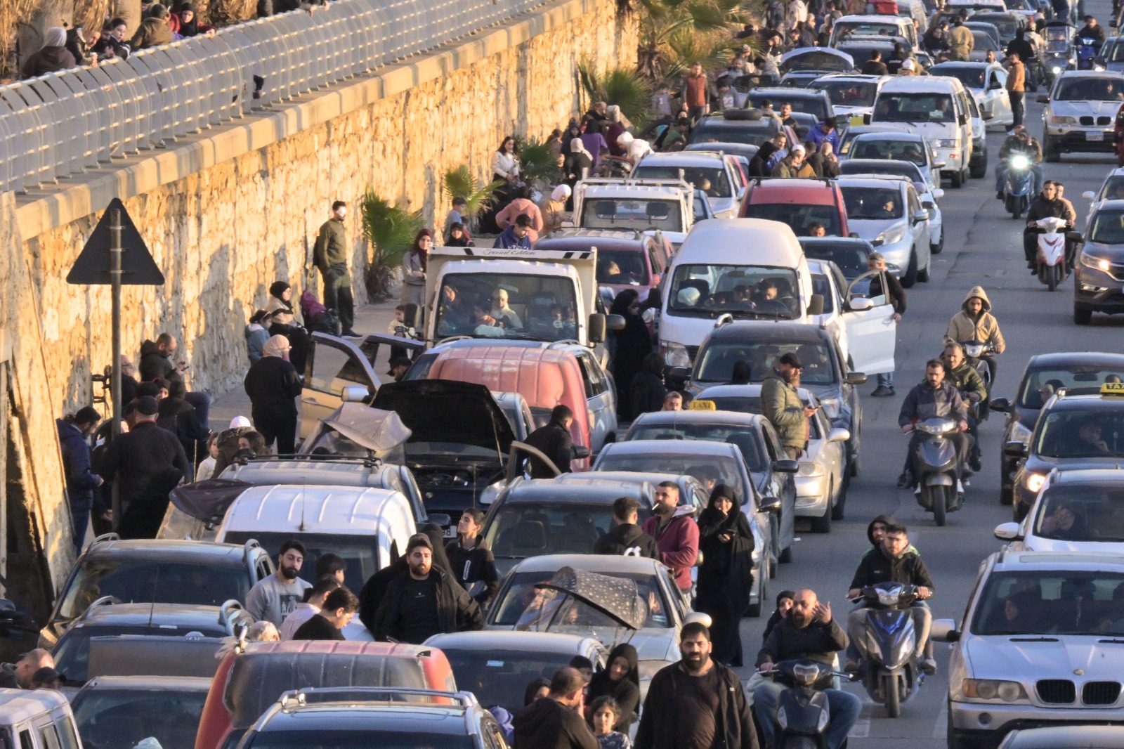 موجة نزوح واسعة في بيروت الخميس (نبيل اسماعيل).