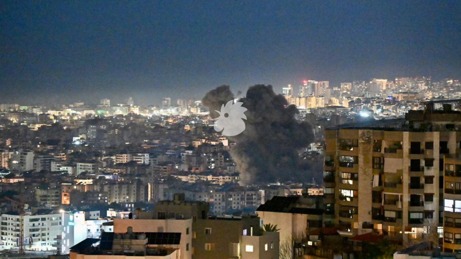 دخان في سماء الضاحية. (حسام شبارو)