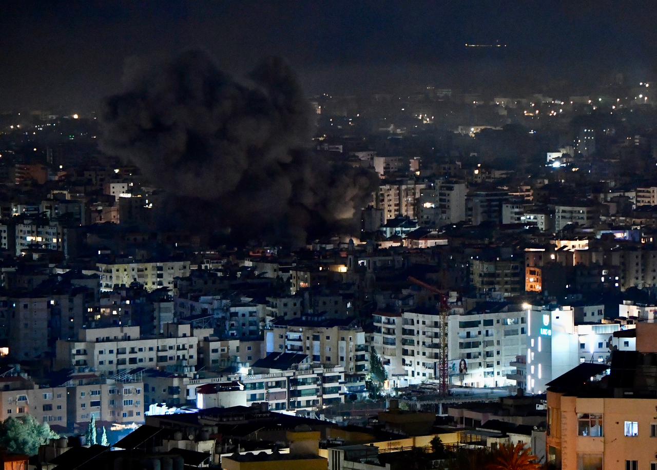 غارات إسرائيلية على الضاحية ليلاً (حسام شبارو).