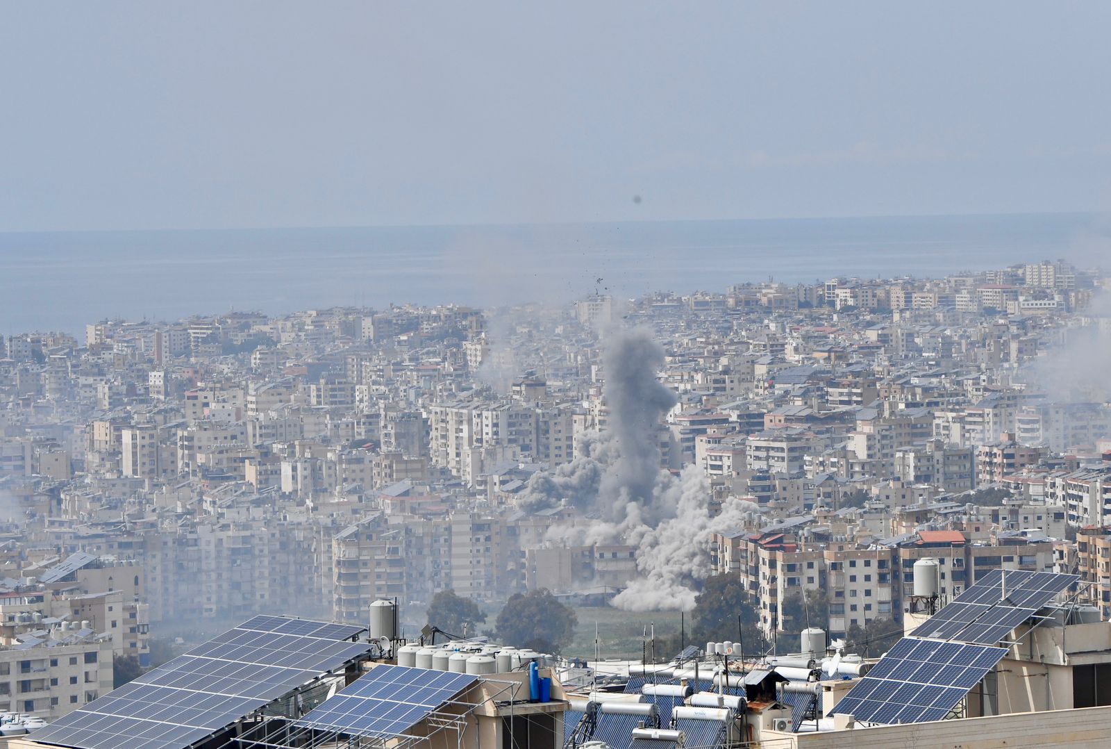غارة على الضاحية. (حسام شبارو)
