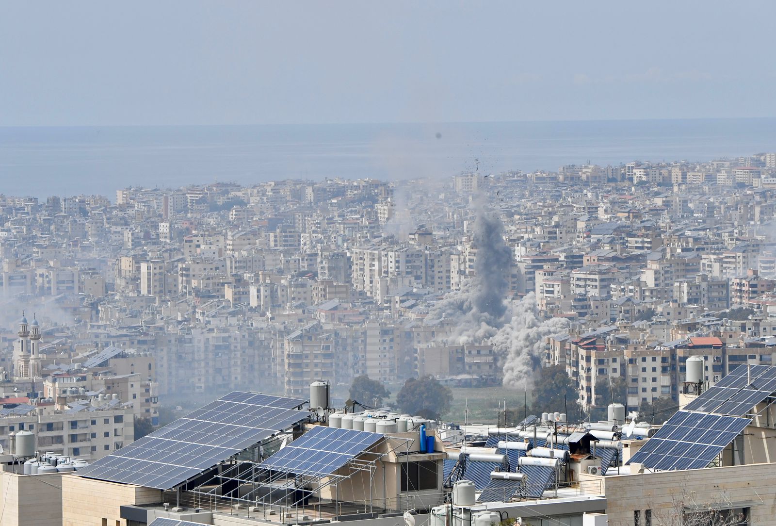 غارة على الضاحية. (حسام شبارو)