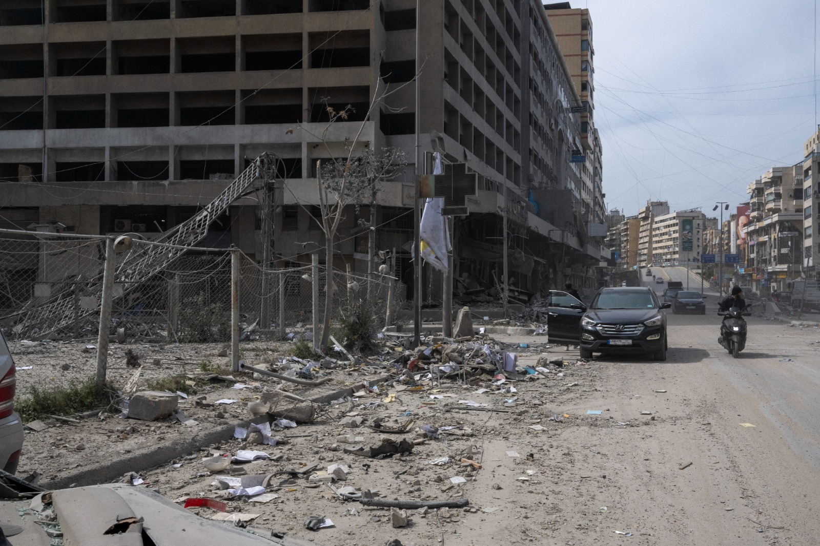 دمار في الضاحية. (نبيل إسماعيل)