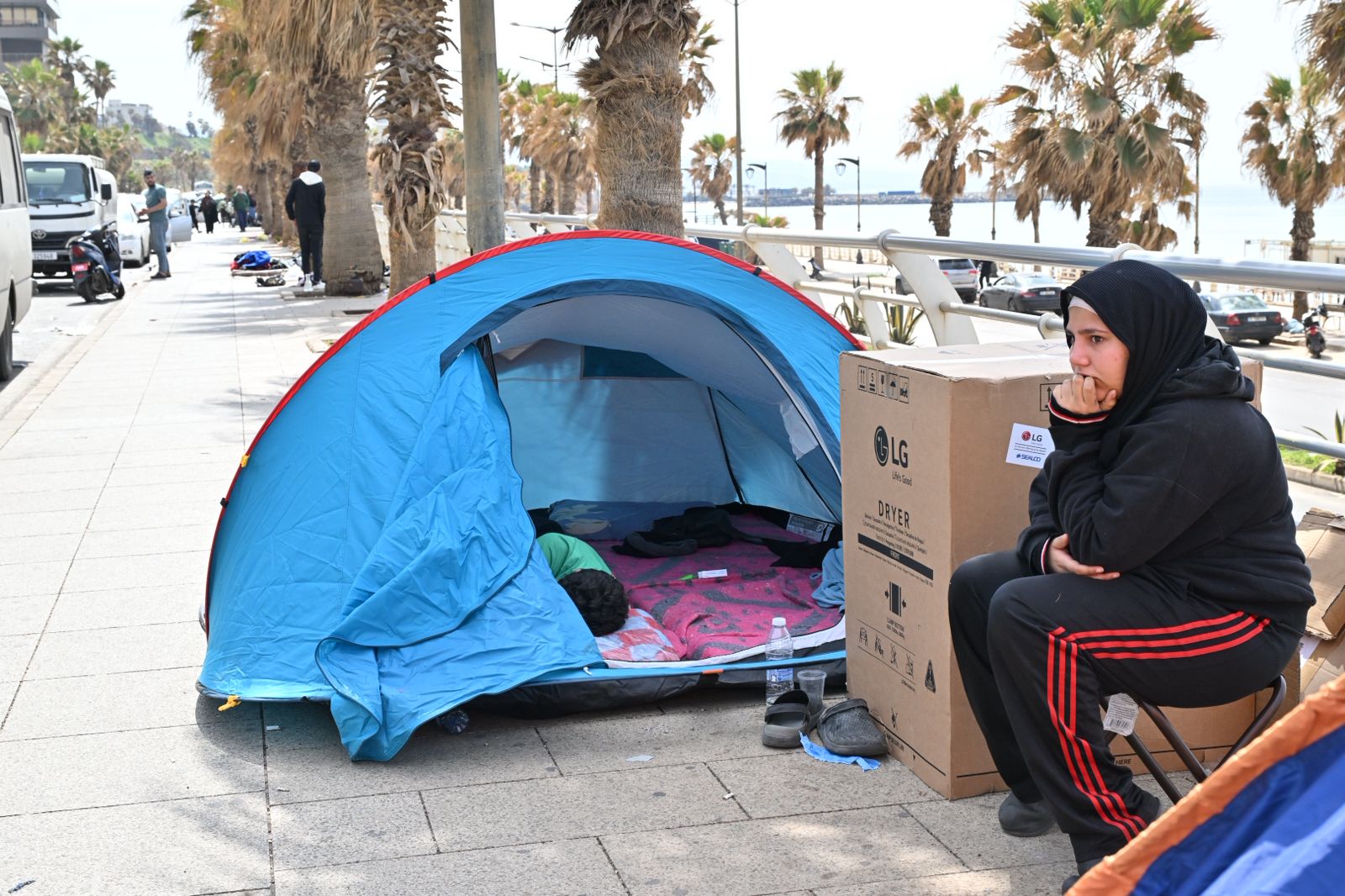 بانتظار المأوى بعد إنذارات الاخلاء (نبيل اسماعيل)