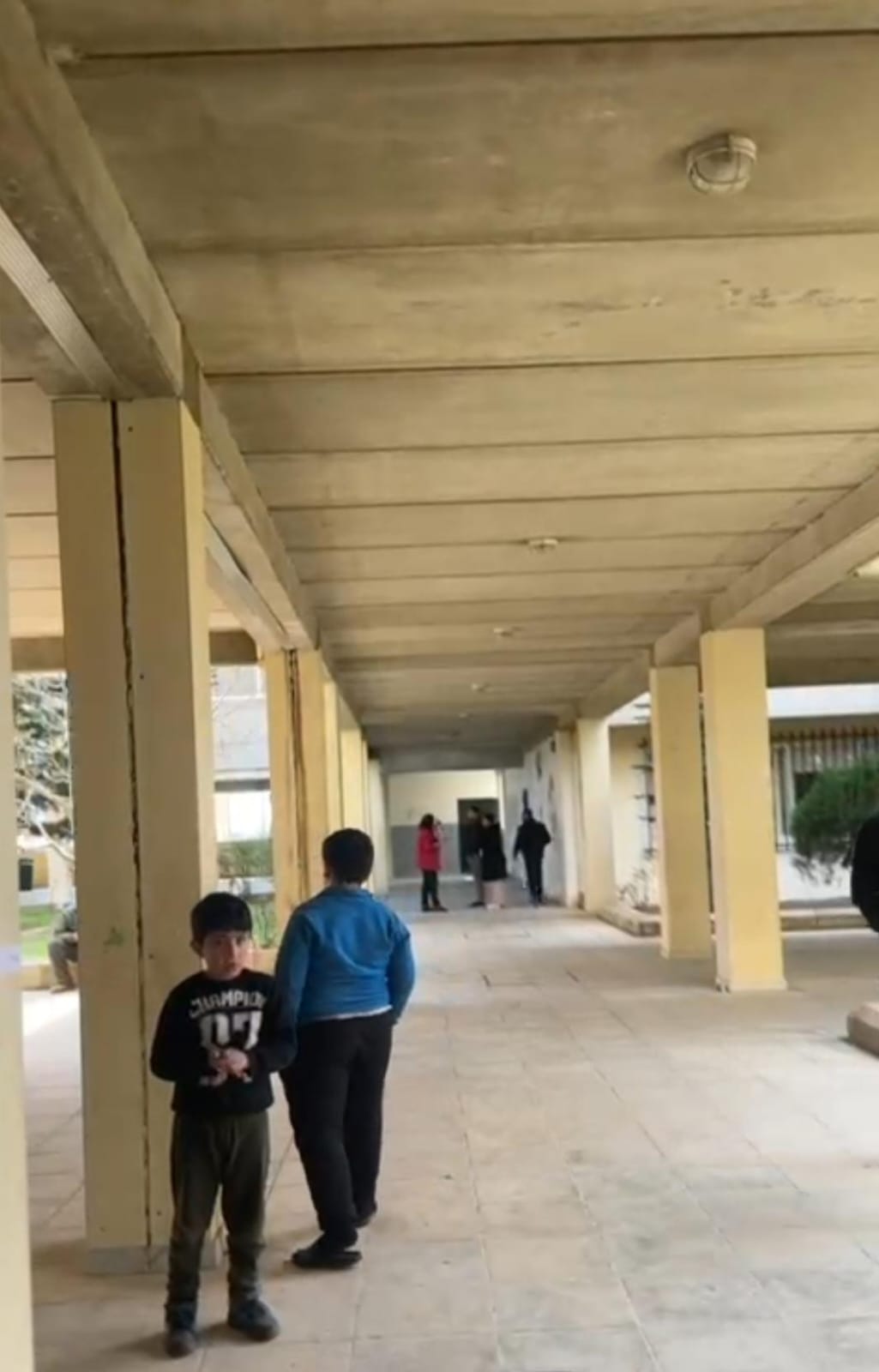 مدرسة دير الأحمر المتوسطة (النهار)