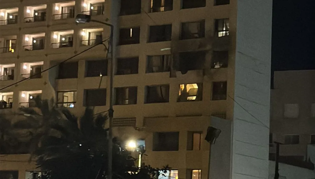 بالفيديو... غارة إسرائيلية تستهدف منطقة الروشة في بيروت