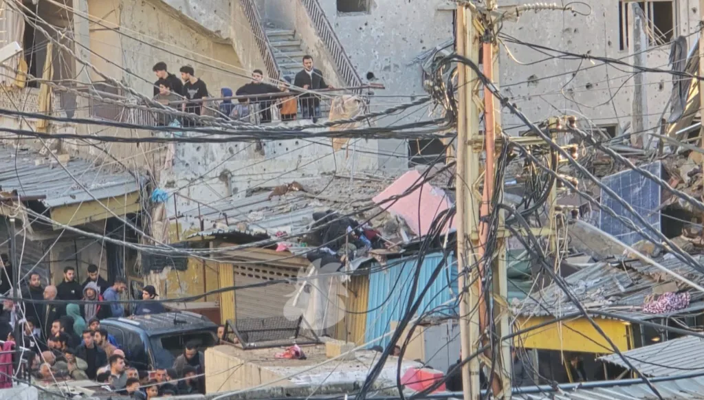 غارتان إسرائيليتان تستهدفان محيط مخيم عين الحلوة في صيدا (فيديو وصور)