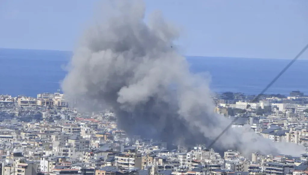 دم الشعوب حبر بيد صانعي الحروب