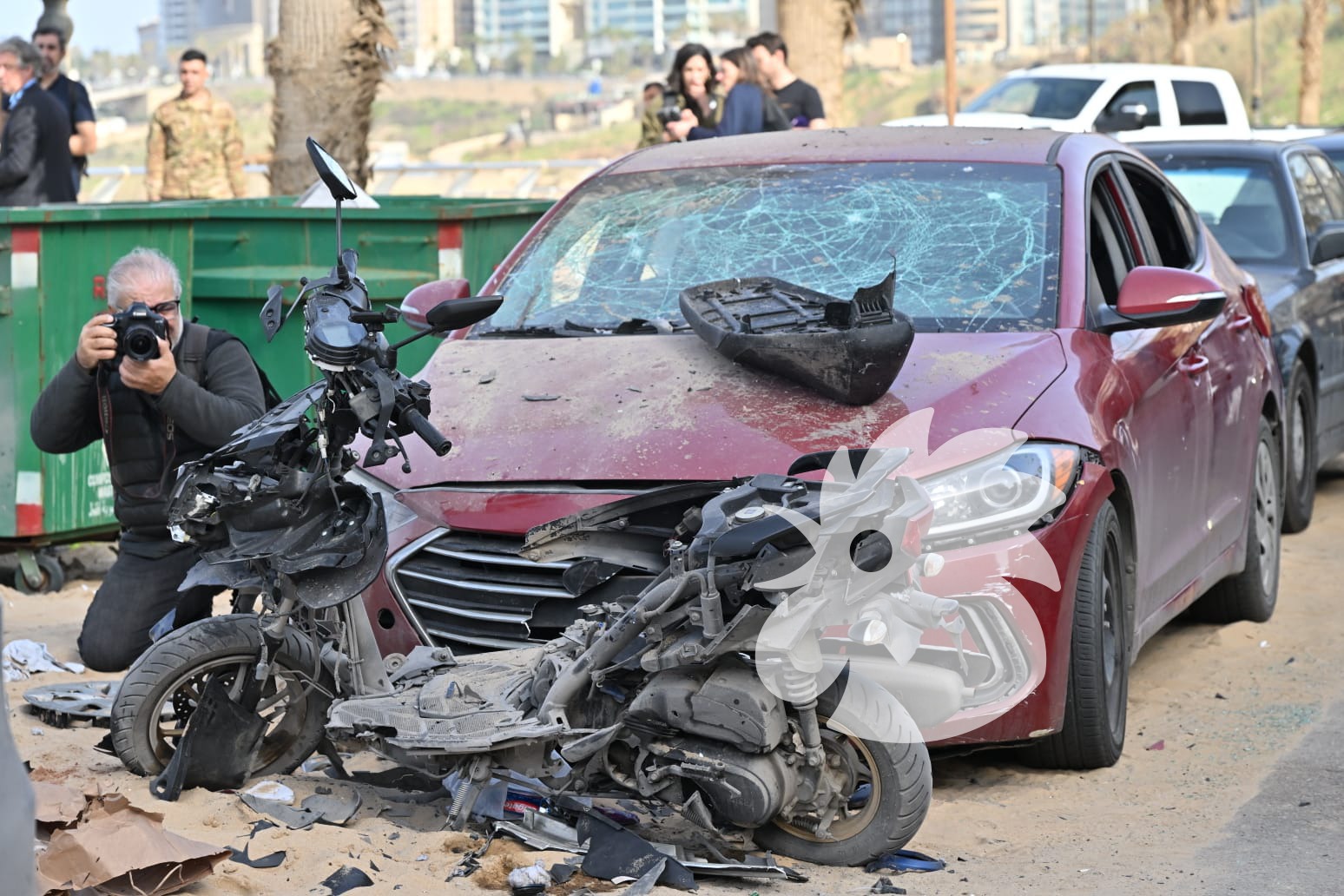 الرملة البيضاء في بيروت بعد الغارة الإسرائيلية  (حسام شبارو). 