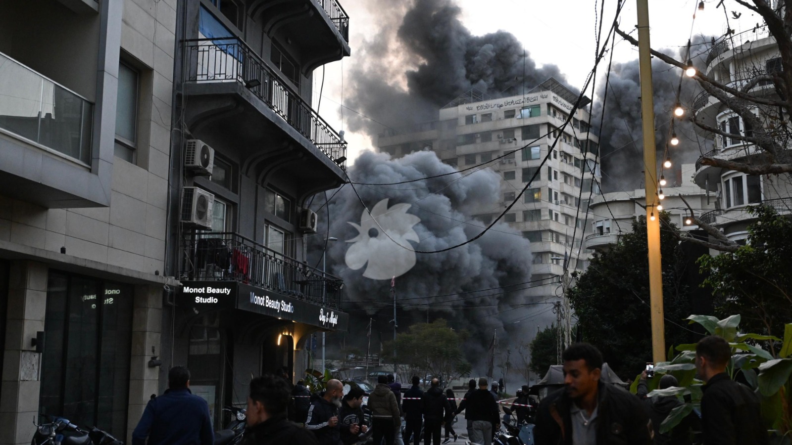 غارة على مبنى في حي الباشورة (نبيل اسماعيل).