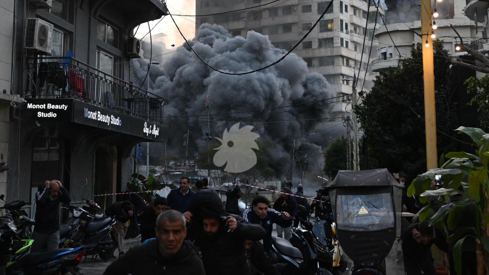 غارات إسرائيلية على بيروت (نبيل اسماعيل).