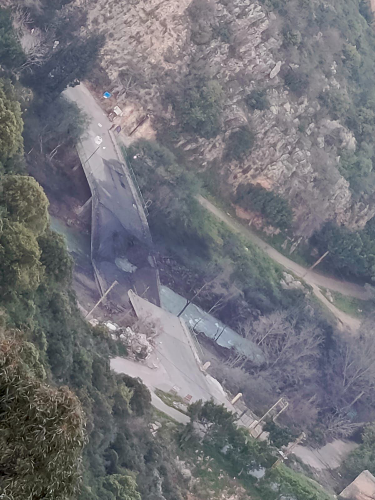 جسر طرفلسيه بعد تدميره (صورة متداوَلة)