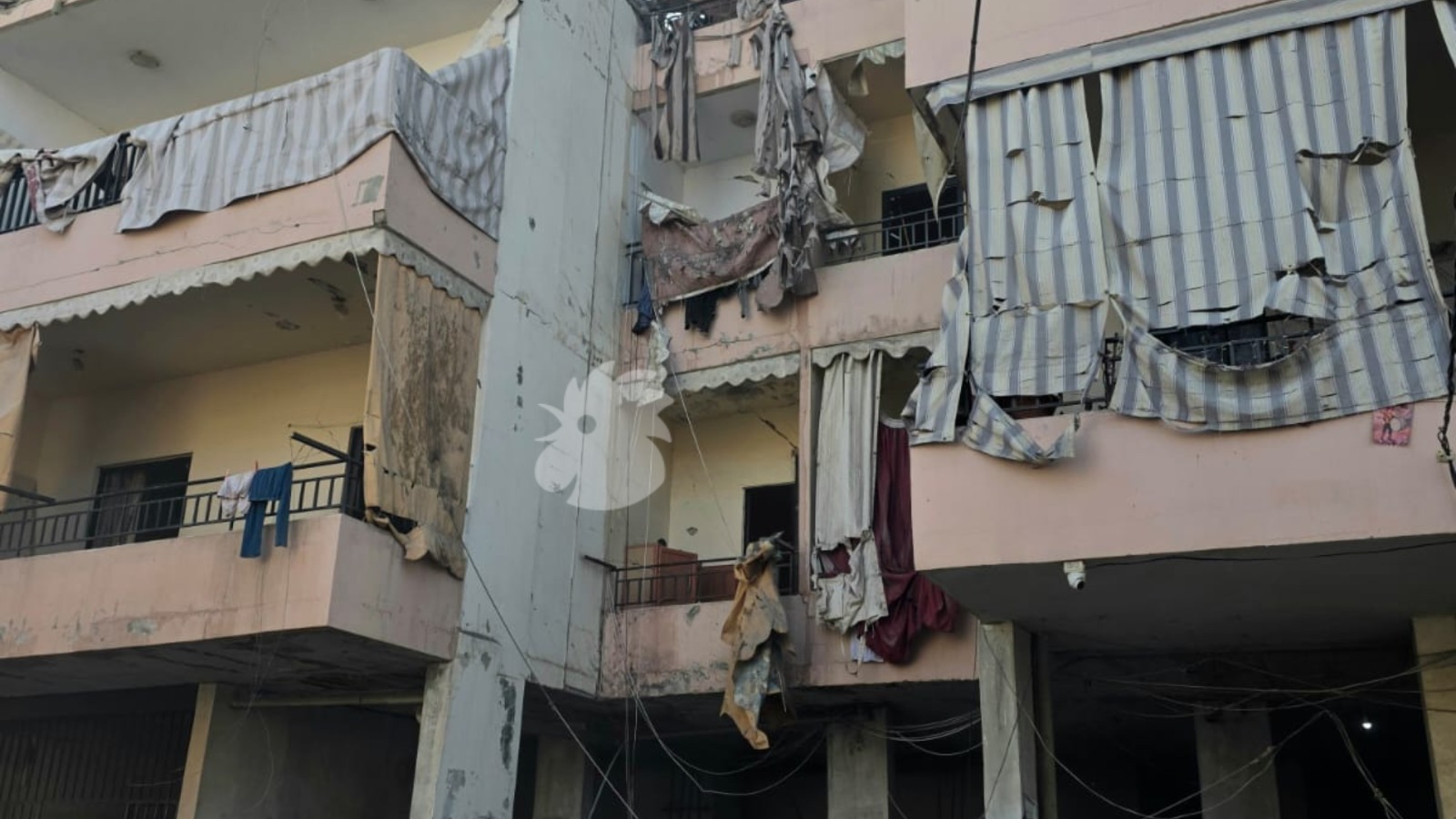 استهداف مبنى في صيدا (أحمد منتش).