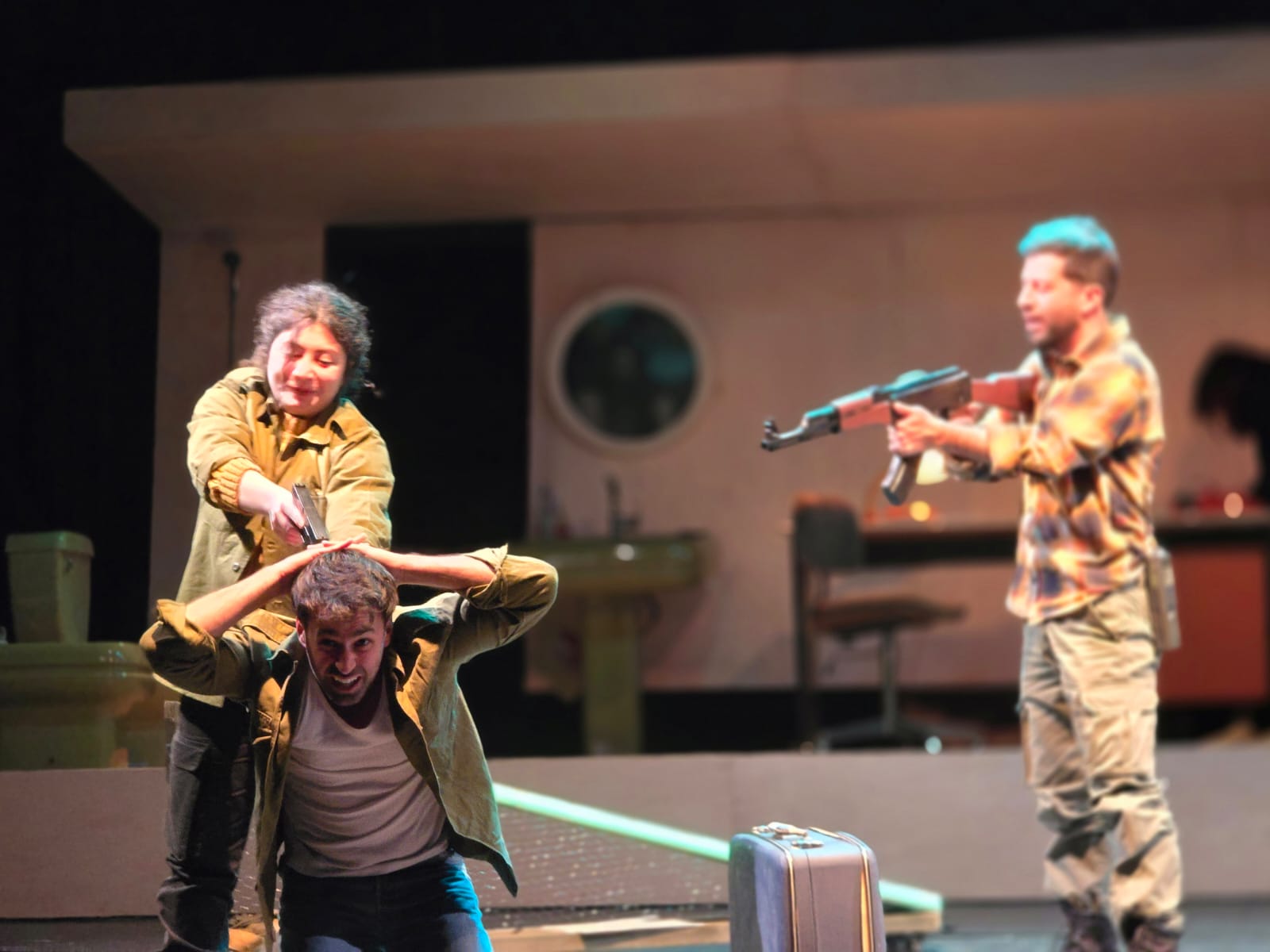 مشهد من المسرحية. (النهار)