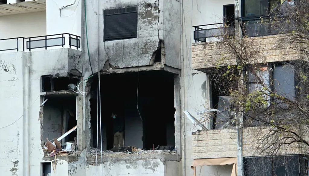 غارة إسرائيلية تستهدف شقة في شرحبيل-صيدا (فيديو)