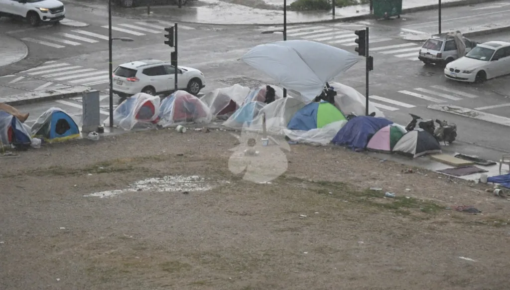 خيام النازحين في بيروت (نبيل اسماعيل).