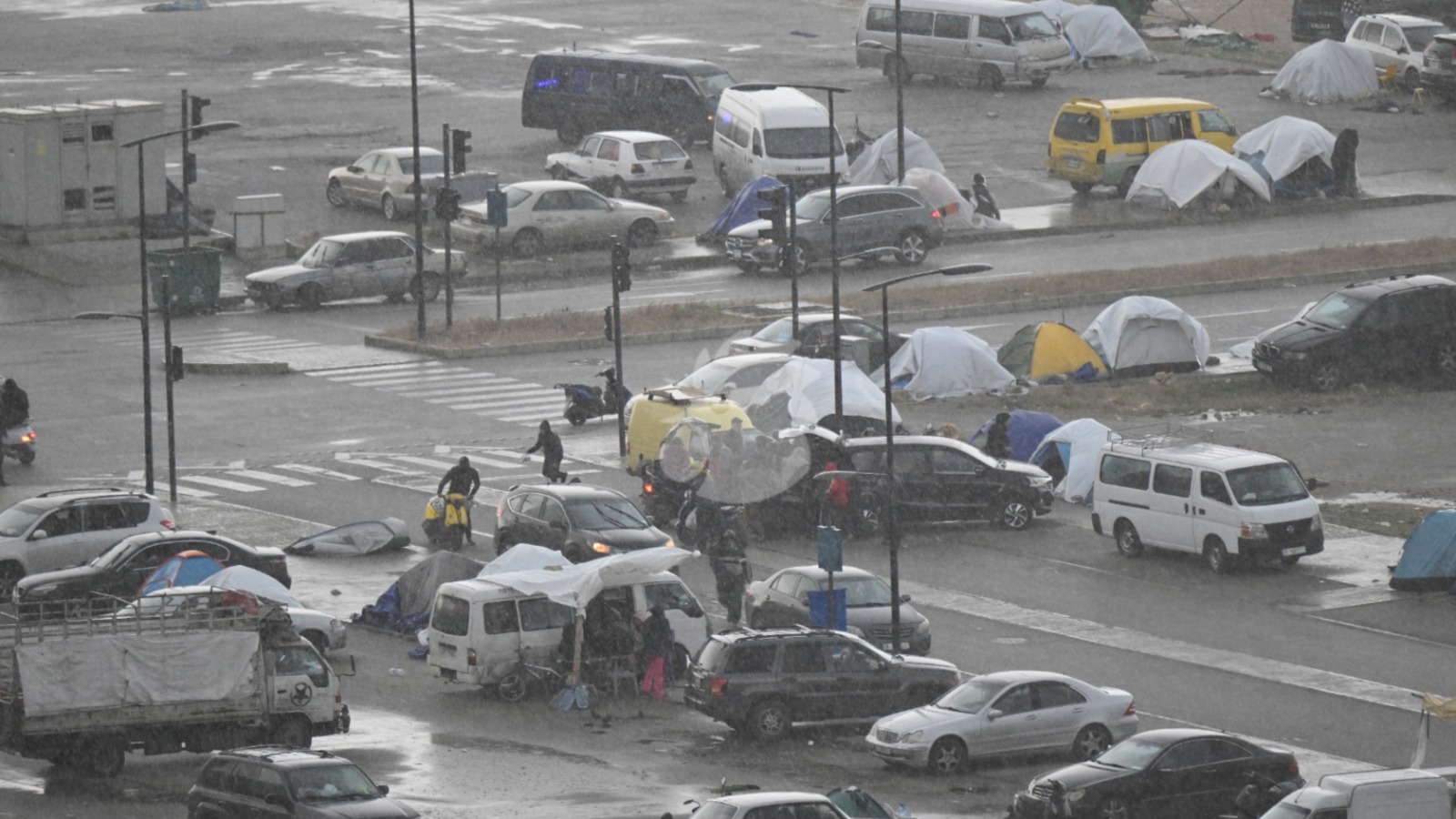 خيام النازحين في بيروت (نبيل اسماعيل).