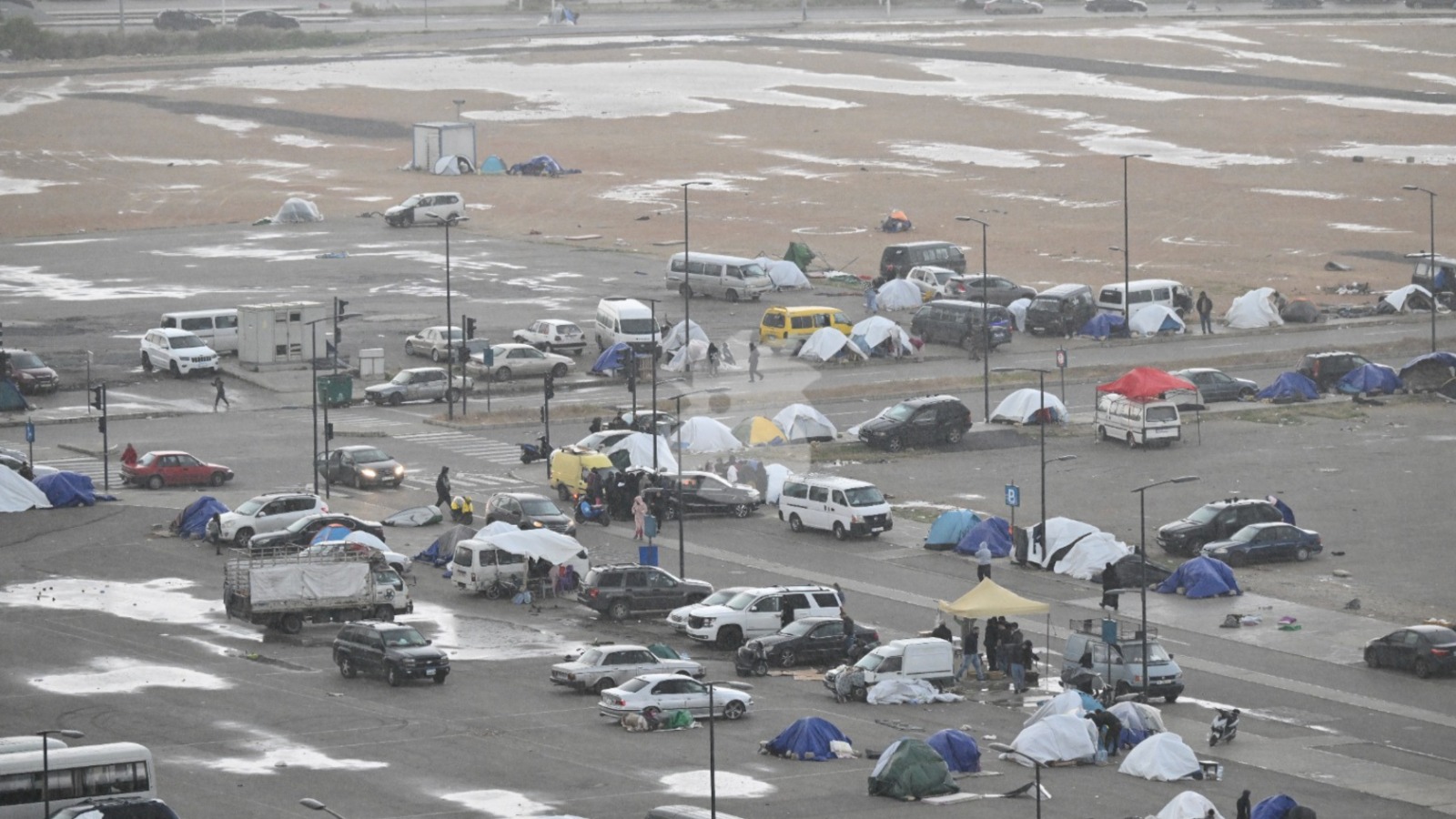 خيام النازحين في بيروت (نبيل اسماعيل).