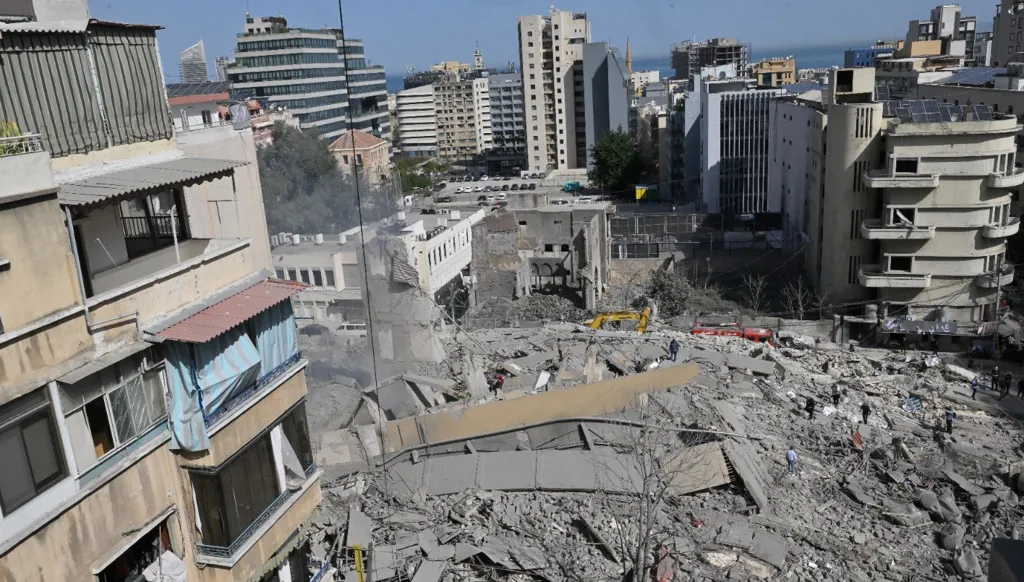 وفد أمني مصري في بيروت لوقف النار... "حزب الله": العرض قاصر