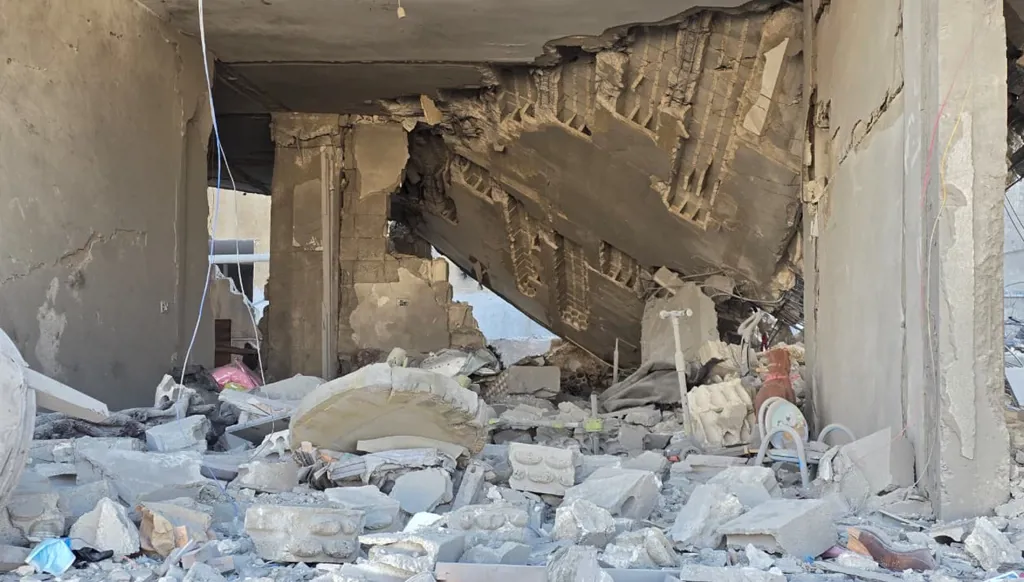 جيرة الدم والركام: حين انهار المنزل على أحلام غدي وغيتا