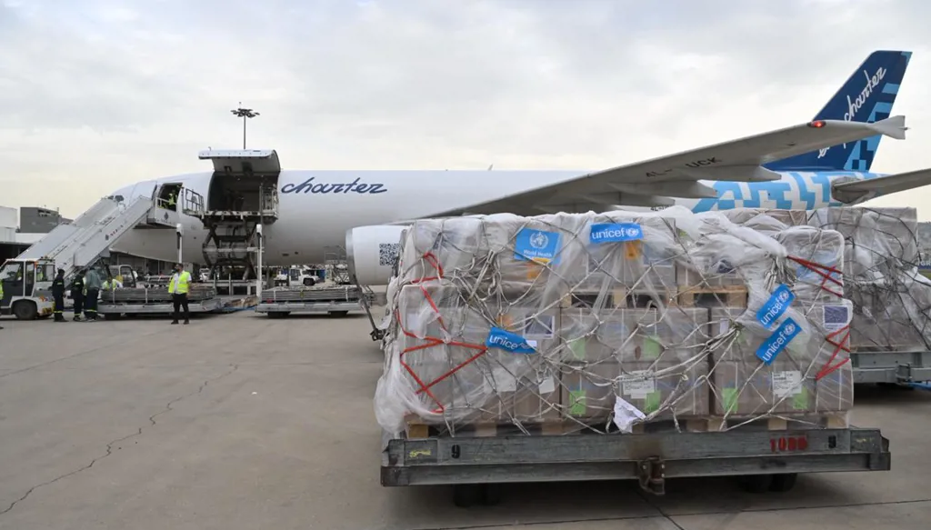 وصول طائرة مساعدات مقدمة لوزارة الصحة من كل من اليونيسف ومنظمة الصحة إلى لبنان (صور)
