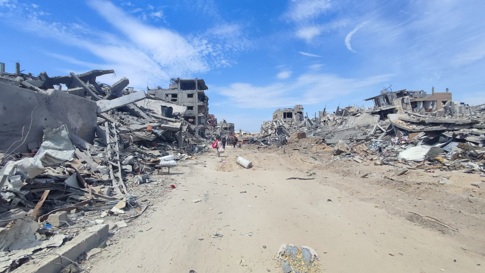 توثيق موجة النزوح في خان يونس قطاع غزة (الصورة محمد رباح)