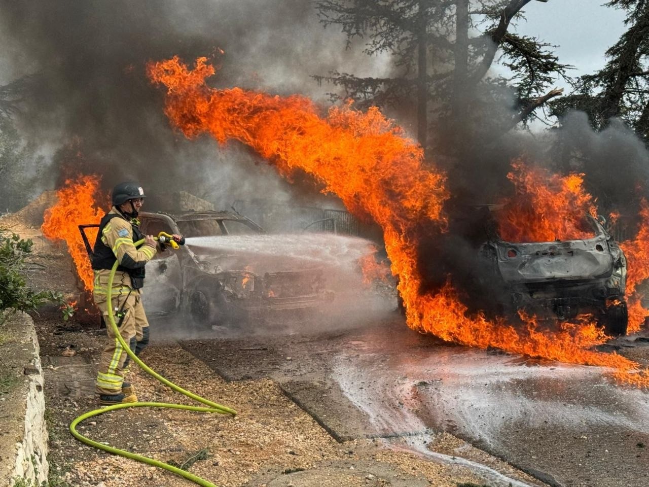 اشتعال مركبات في مستوطنة مسغاف عام (إعلام عبري).
