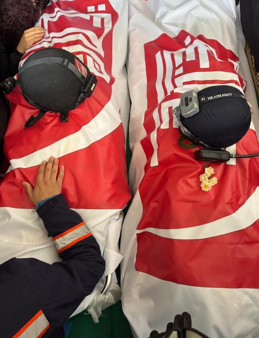 مسعفا إسعاف النبطية. (النهار)