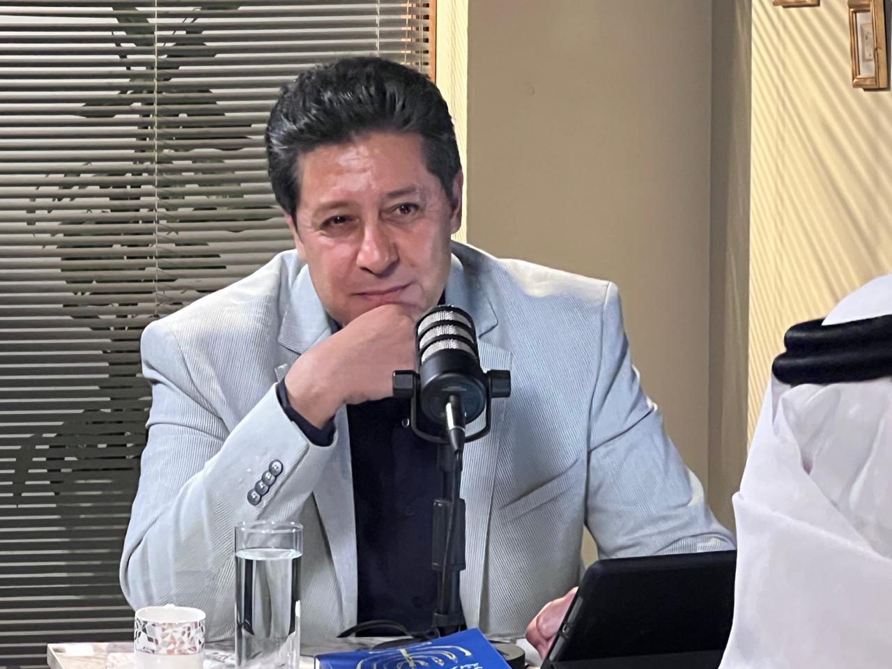 ياسين عدنان وخلال تسجيل لقاء ضمن “في الإستشراق“.