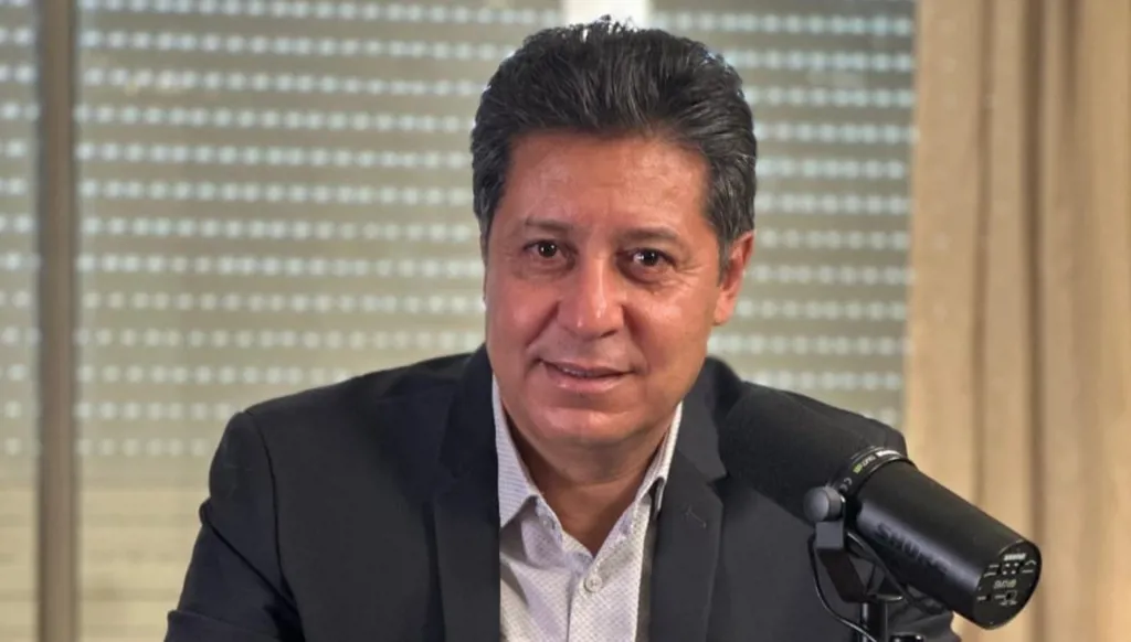 "في الاستشراق" لياسين عدنان… مشروع حواري يُعيد الاعتبار للإعلام الثقافي العربي