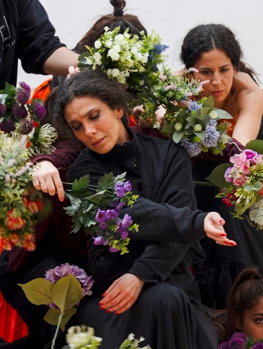 العرض الأدائي والموسيقي الغارابيا