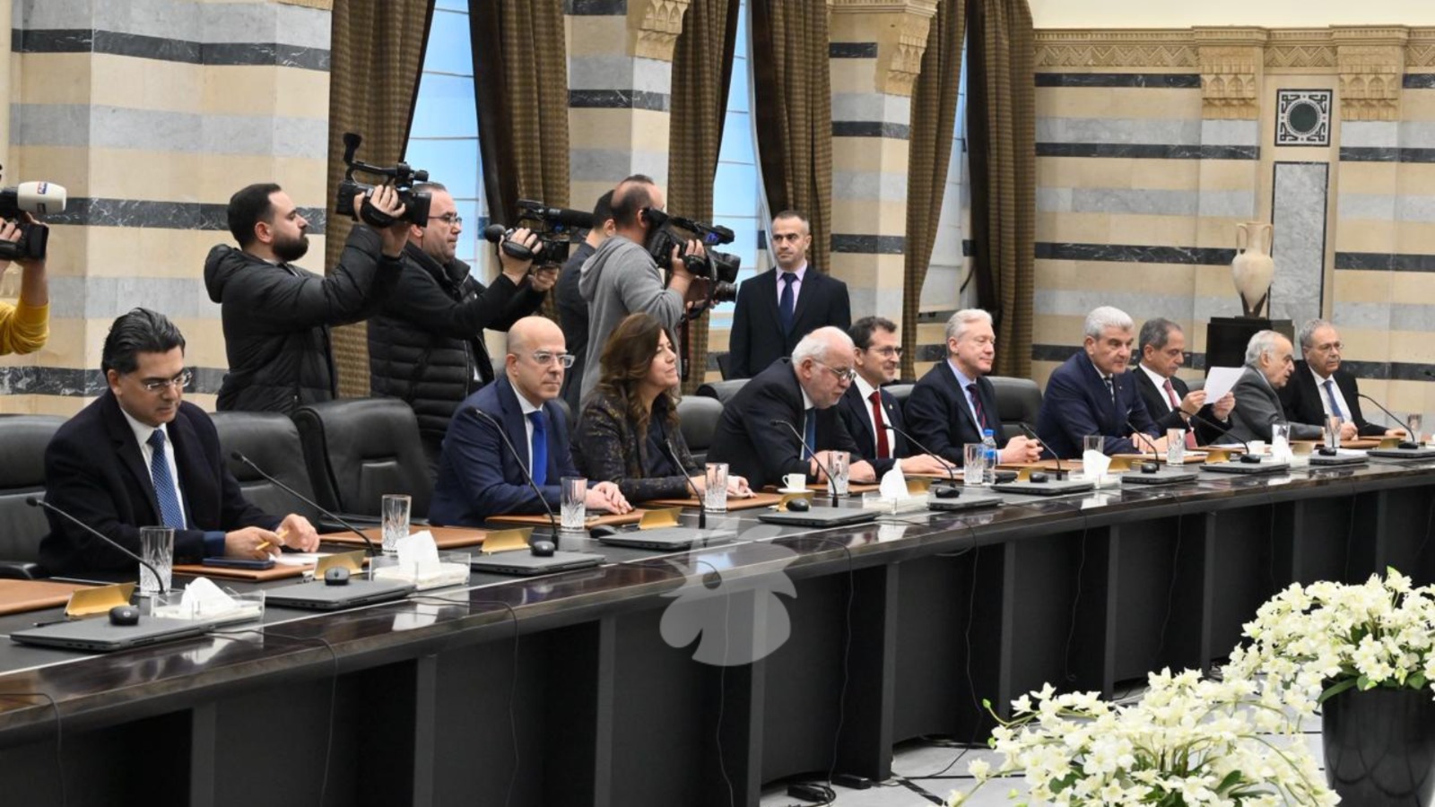 جانب من الوزراء المشاركين في جلسة الحكومة اليوم في السرايا (تصوير نبيل اسماعيل)
