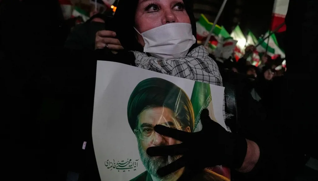 استراتيجيّة إيران الدّفاعية تتآكل تحت الضّربات الأميركيّة وعزلتها المتصاعدة