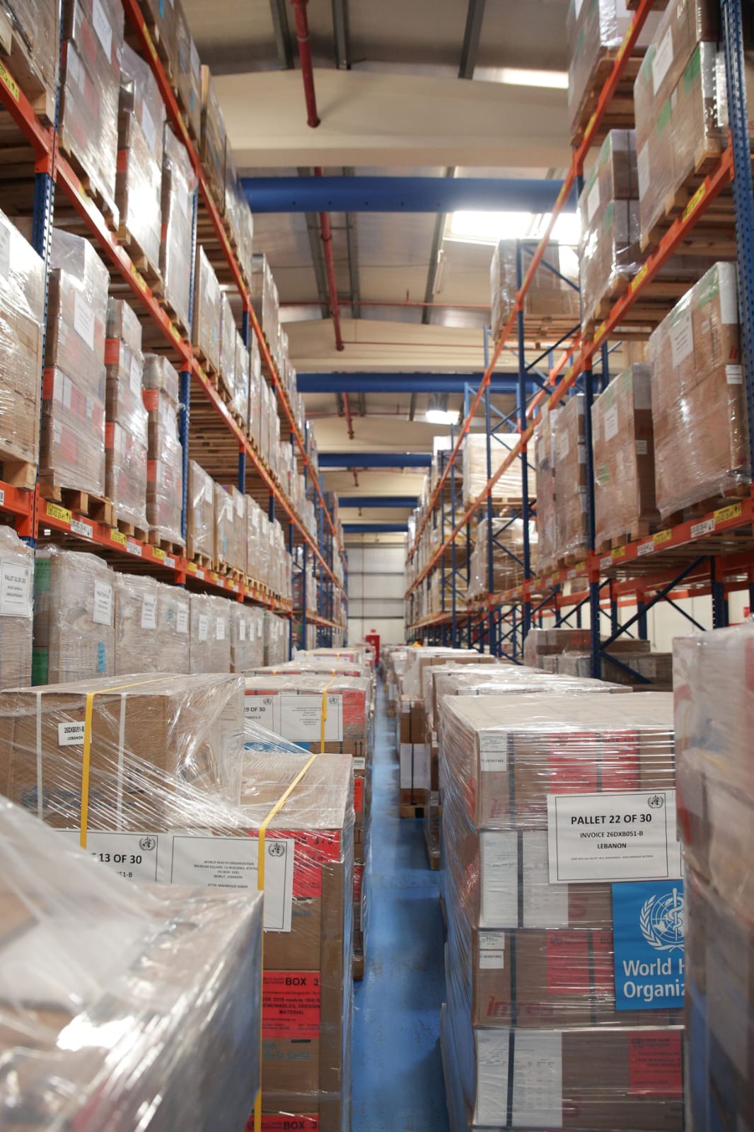 دبي الإنسانية تنقل 21.5 طناً من المساعدات الطبية إلى لبنان (وام). 