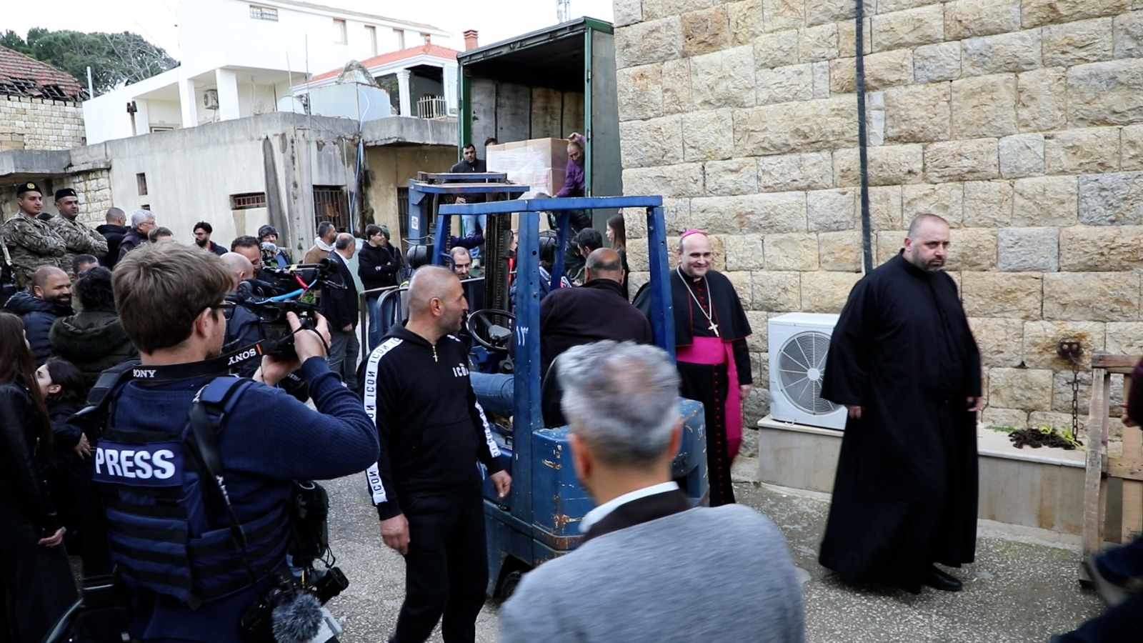 جانب من زيارة السفير البابوي. (النهار)