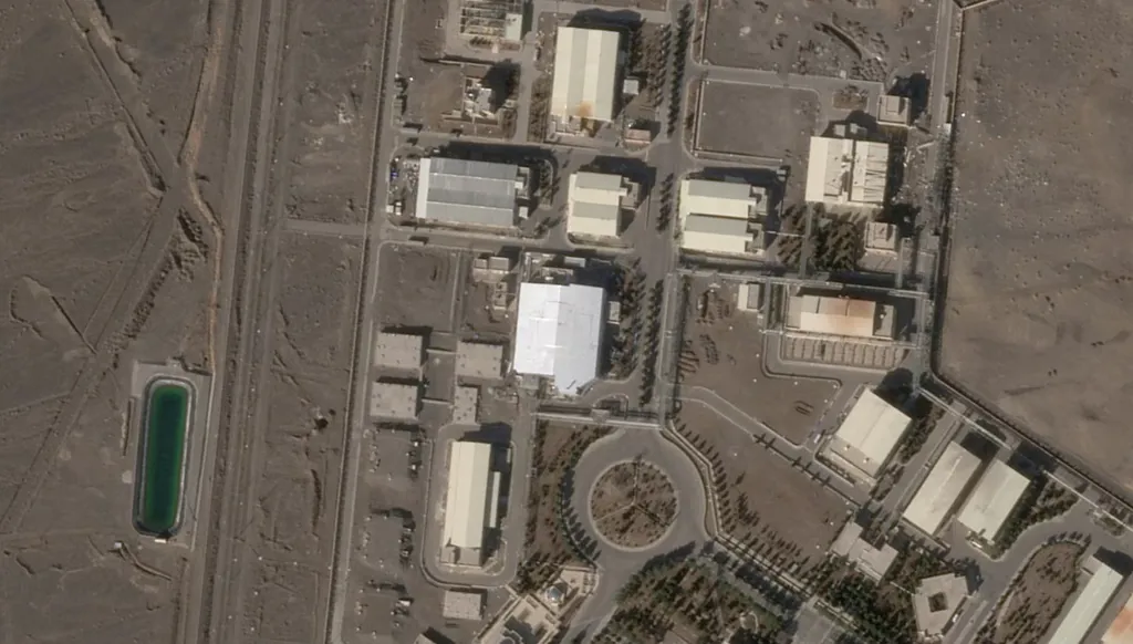 إيران الإسلامية ستسعى لإنتاج سلاح نووي أو امتلاكه بعد الحرب