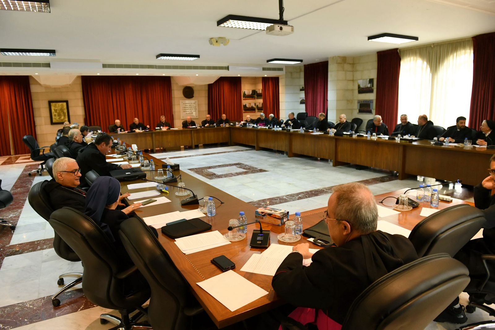 اجتماع المطارنة الموارنة. 