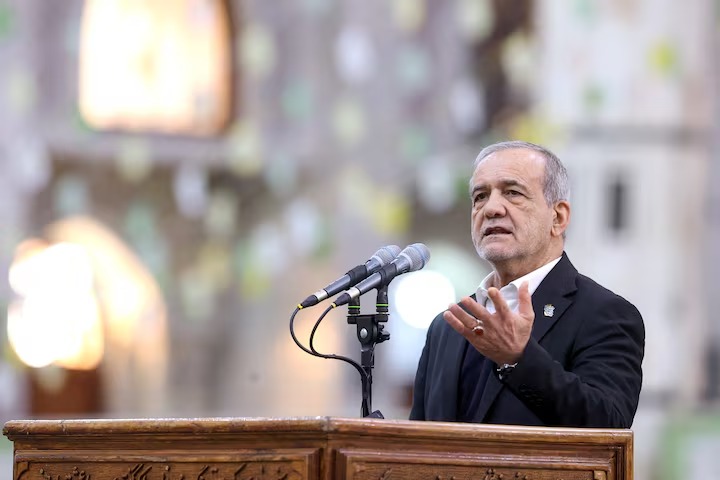 الرئيس الإيراني مسعود بزشكيان. (رويترز)