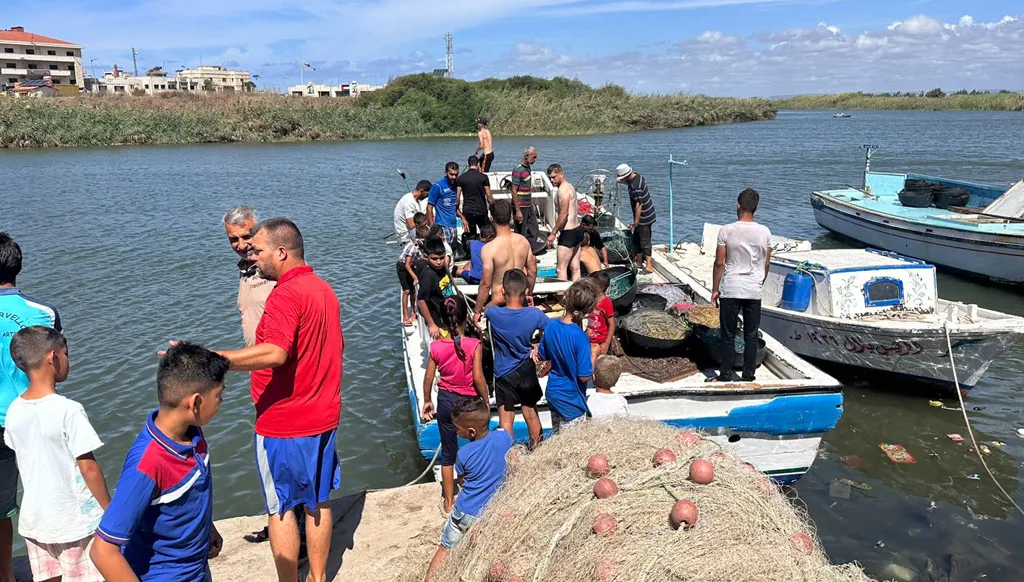 توقيف مركب صيد لبناني قبالة العريضة… واتصالات للإفراج عن الصيادين