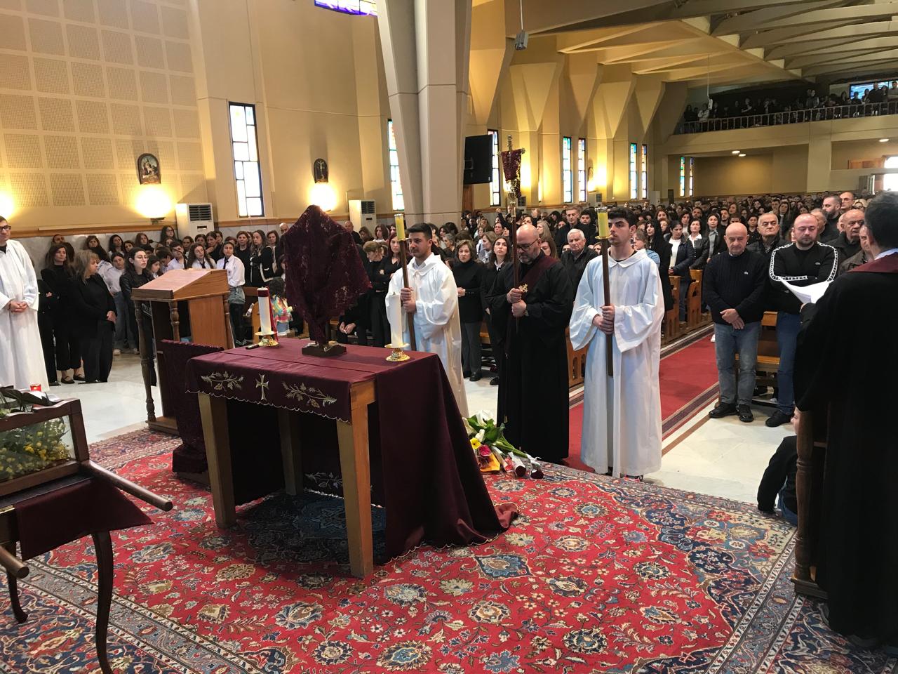 إحياء يوم الجمعة العظيمة في زغرتا -  كنيسة مار يوسف