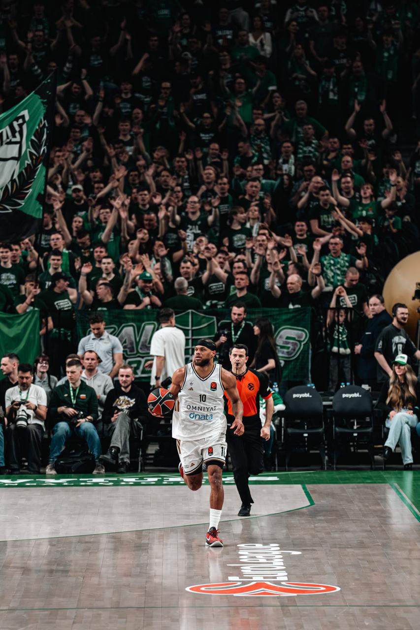 من مباراة دبي باسكتبول وزالغريس. (وكالات)